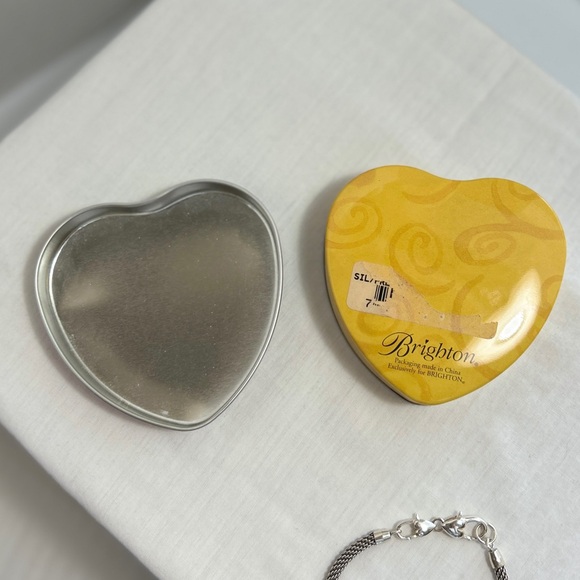 Brighton Beverly Glam Charm Bracelet Blue Crystals 5 Spacers, 1 Charm & Tin - Picture 8 of 10